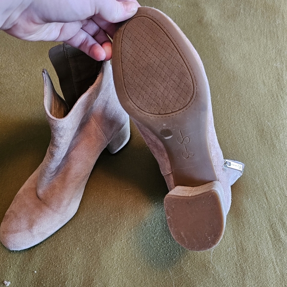 Jessica Simpson Faux Suede Nude/Cream Ankle Boots - Picture 3 of 8